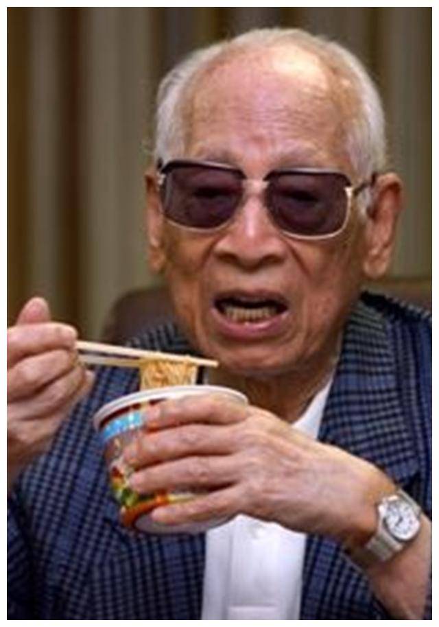 8岁发明一样食物风靡全球而且国人都吃过j9九游会网站入口他3次破产2次入狱4(图2)
