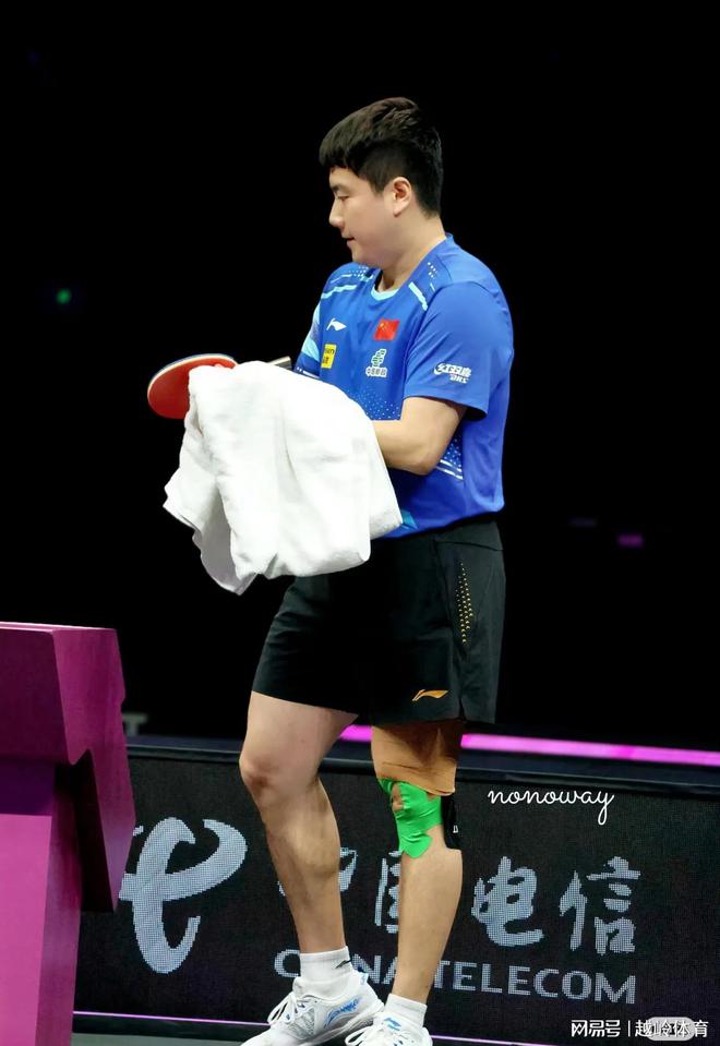 险胜小勒布伦决胜局8-1开好头 坐等林诗九游会j9登录重庆冠军赛：梁靖崑3-2(图2)