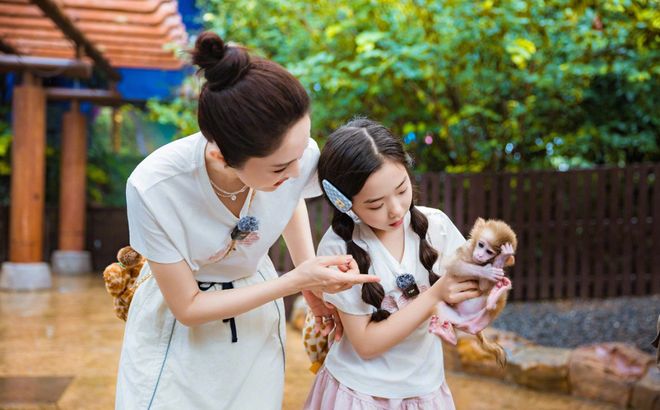后反口要董璇拼二胎口是心非遭观察嘉宾拆穿j9九游会网址是什么无语到家！张维伊婚(图13)